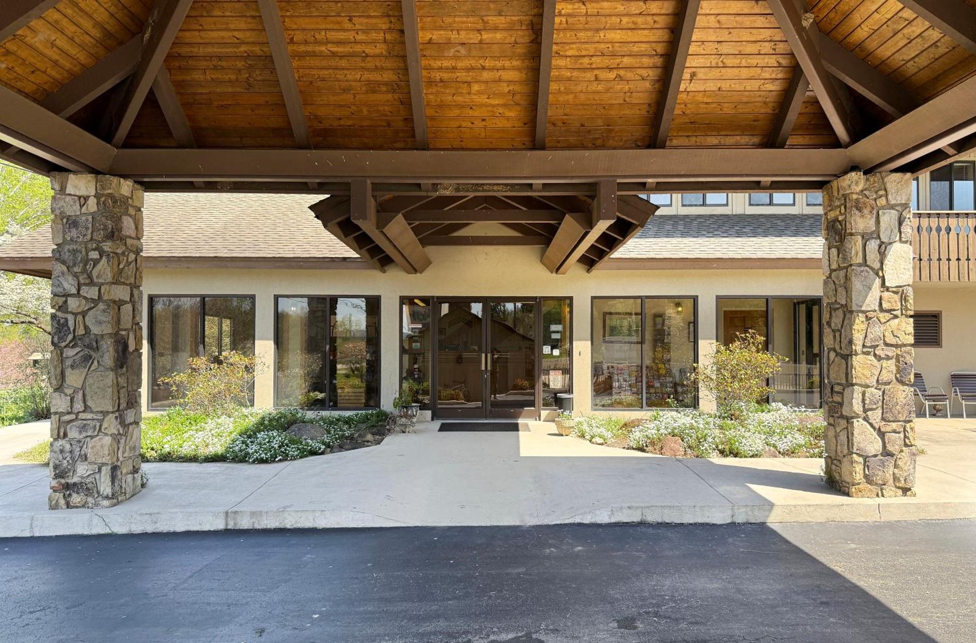 Talley Ho Inn Townsend Exterior photo